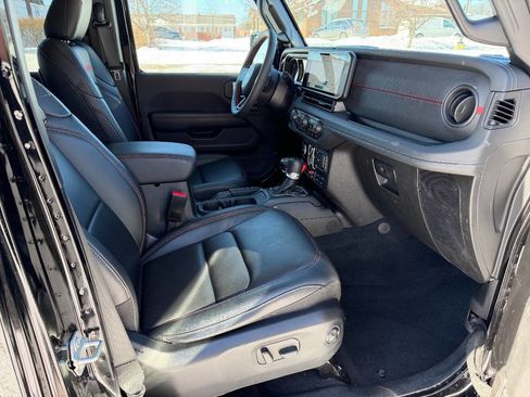 Used 2024 Jeep Wrangler Unlimited Rubicon image 22