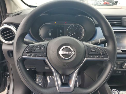 Used 2025 Nissan Versa SV image 18