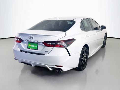 Used 2024 Toyota Camry SE w/ Convenience Package FWD image 10