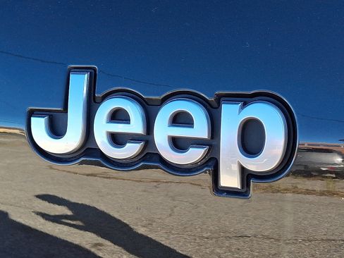 Used 2023 Jeep Grand Cherokee L Summit w/ Advanced Protech Group IV image 31