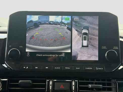 Used 2023 Nissan Pathfinder SL image 31