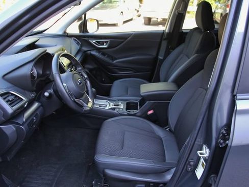 Used 2020 Subaru Forester Premium AWD/4WD image 17