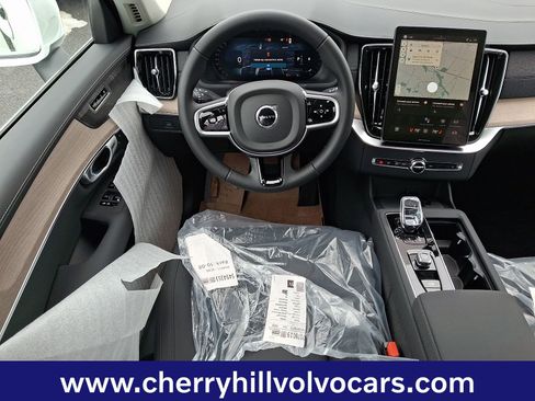 New 2026 Volvo XC90 B6 Plus w/ Protection Package Premier image 8