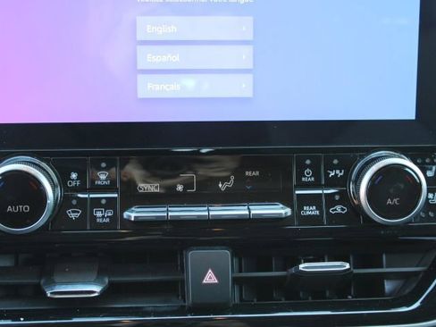 Used 2023 Toyota Highlander Limited AWD/4WD image 15