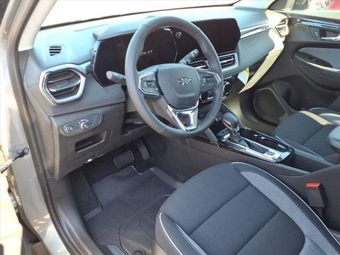 New 2026 Chevrolet TrailBlazer LT w/ Convenience Package FWD image 8