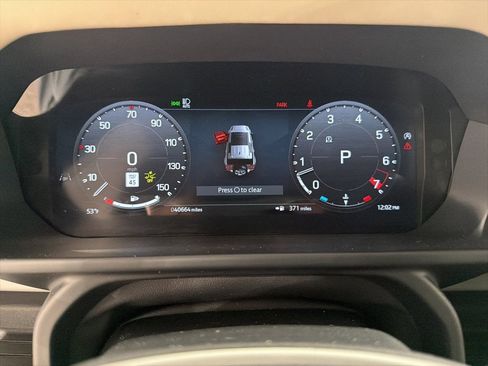 Used 2024 Land Rover Defender 110 X-Dynamic SE image 15