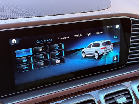 Used 2023 Mercedes-Benz Maybach GLS 600 4MATIC image 24