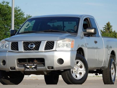 Used 2004 Nissan Titan XE w/ (PRF) Preferred Pkg AWD/4WD image 8