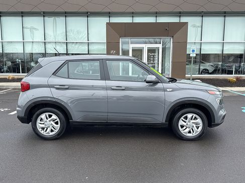 Certified 2023 Hyundai Venue SE image 7