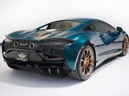 Used 2024 McLaren Artura RWD image 6