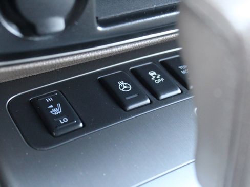 Used 2014 Nissan Armada Platinum image 34