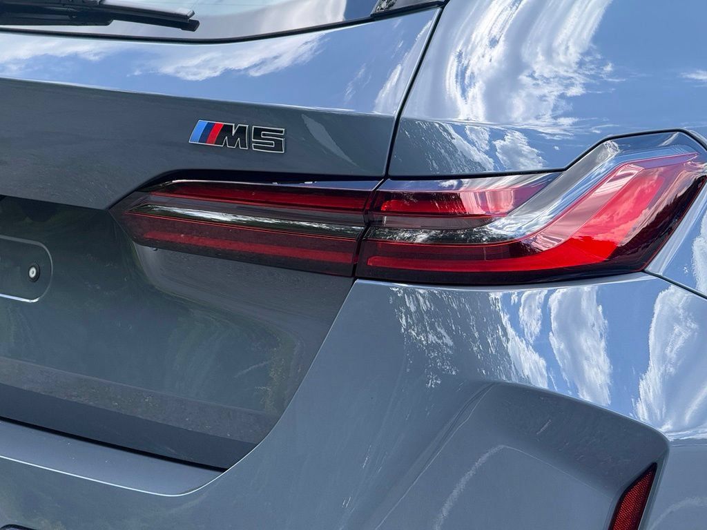 New 2027 BMW M5 Touring AWD/4WD image 7