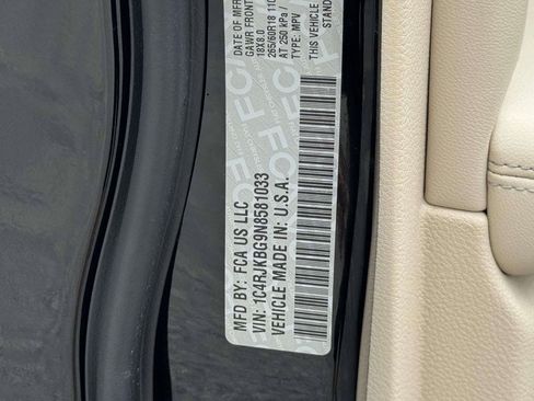 Used 2022 Jeep Grand Cherokee L Limited w/ Luxury Tech Group II AWD/4WD image 30