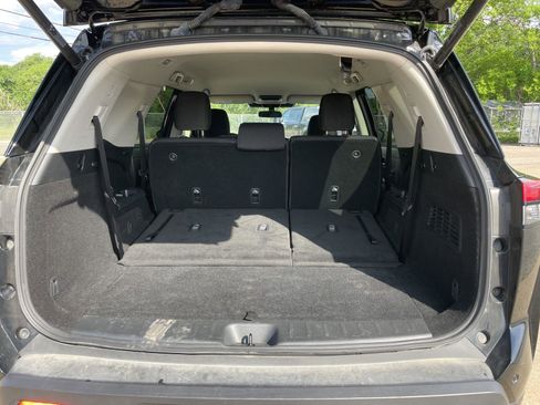 Used 2025 Nissan Pathfinder SV FWD image 39