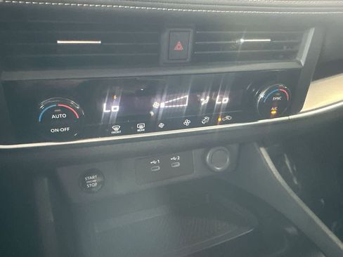 Used 2025 Nissan Rogue SV FWD image 20