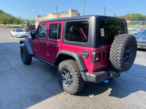 Used 2024 Jeep Wrangler Unlimited AWD/4WD image 8