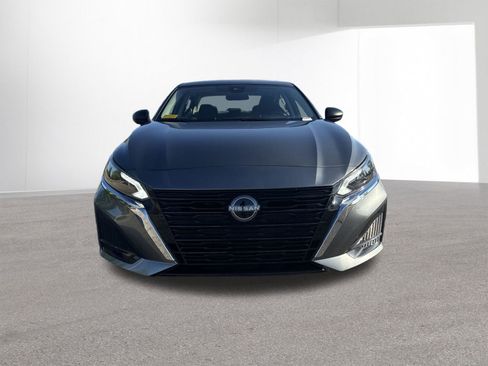 Used 2025 Nissan Altima 2.5 S FWD image 28