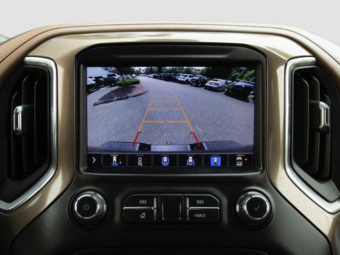 Used 2022 Chevrolet Silverado 2500 High Country w/ Z71 Off-Road Package AWD/4WD image 10