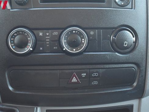 Used 2016 Mercedes-Benz Sprinter 2500 image 20