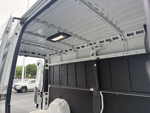 Used 2025 RAM ProMaster 2500 w/ Convenience Group FWD image 27