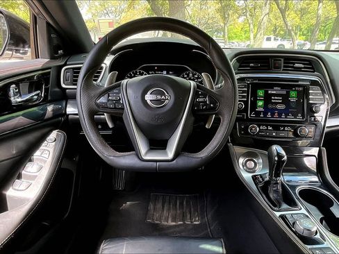 Used 2023 Nissan Maxima SR w/ Sport Mat Group FWD image 8