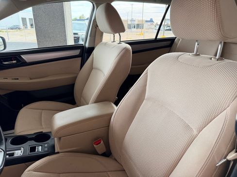 Used 2019 Subaru Outback 2.5i Premium image 7