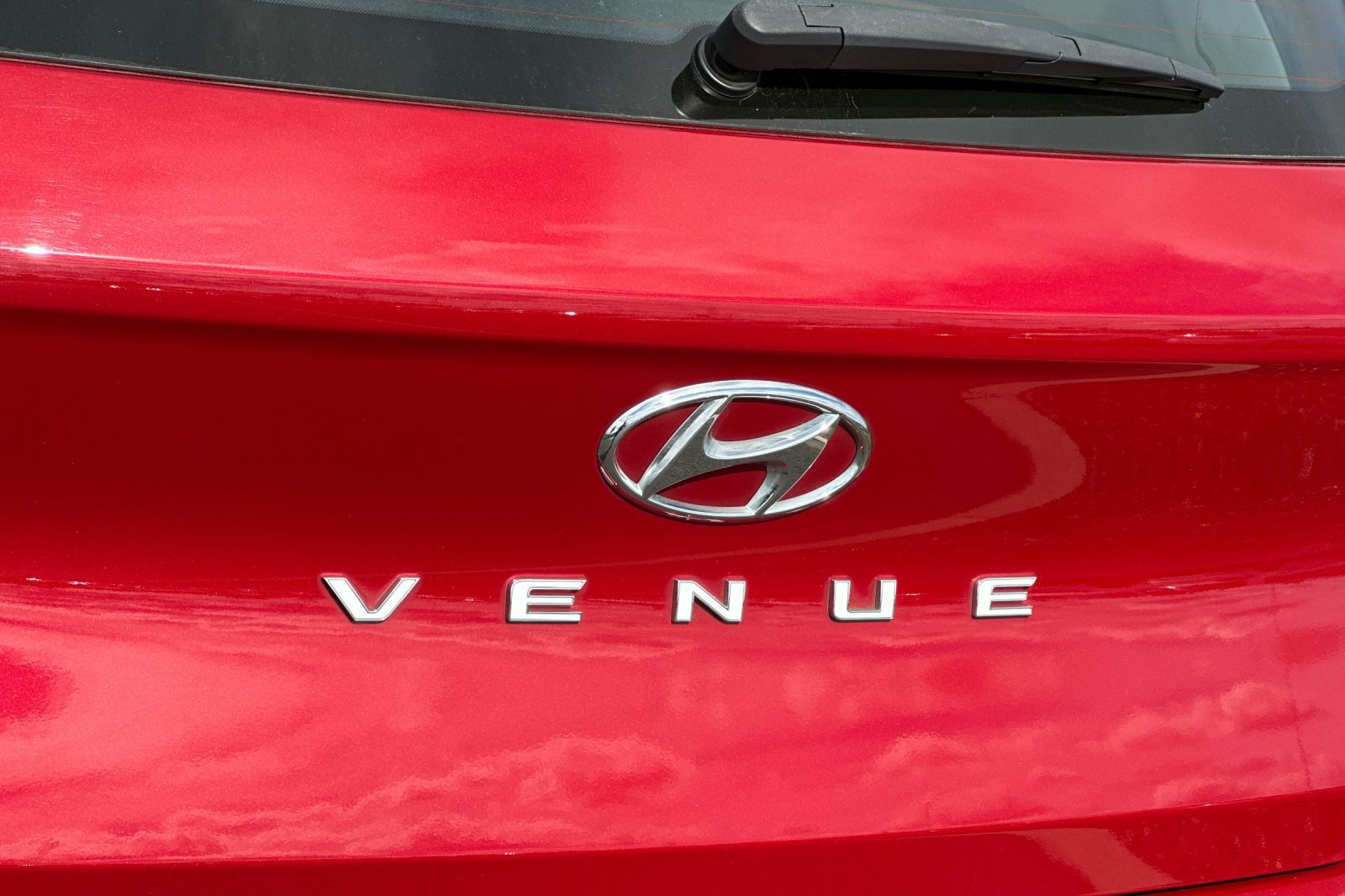 Used 2023 Hyundai Venue SEL FWD image 29