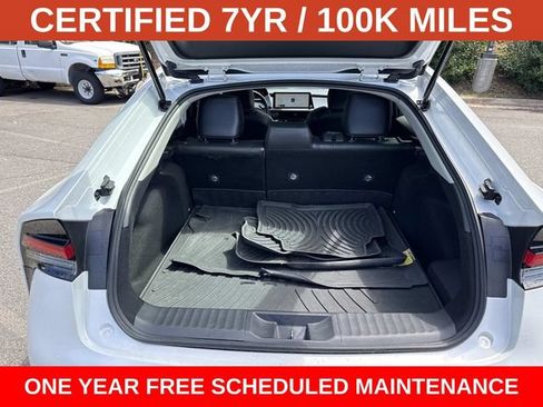 Used 2024 Toyota Prius XLE AWD/4WD image 12