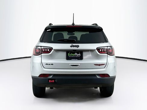 Used 2025 Jeep Compass Trailhawk AWD/4WD image 7