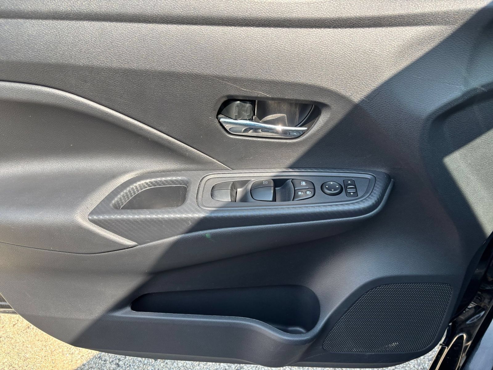 Used 2025 Nissan Versa SV FWD image 18