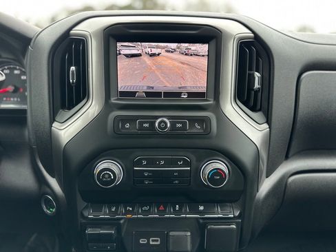 Used 2024 Chevrolet Silverado 2500 Custom w/ Custom Value Package image 6