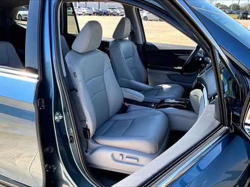 Used 2021 Honda Pilot Touring image 8