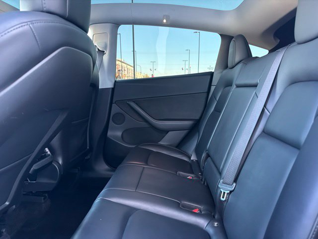 Used 2021 Tesla Model Y Long Range AWD/4WD image 17