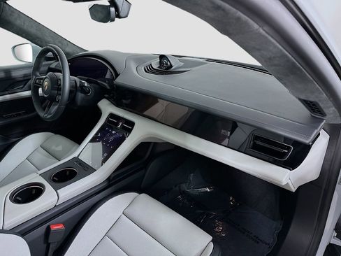 New 2025 Porsche Taycan GTS image 31