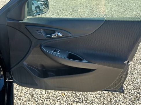 Used 2017 Chevrolet Malibu LT FWD image 21