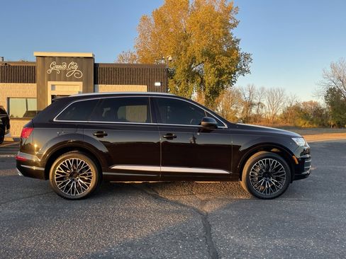 Used 2017 Audi Q7 3.0T Premium Plus image 3