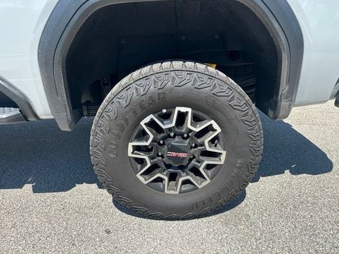 Used 2024 GMC Sierra 2500 AT4X AWD/4WD image 30