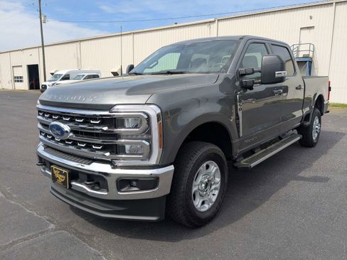 New 2026 Ford F350 XLT w/ XLT Premium Package AWD/4WD image 14
