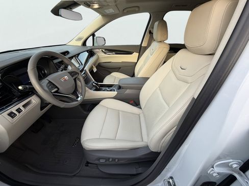 Used 2025 Cadillac XT6 Premium Luxury w/ LPO, Floor Liner Package image 15
