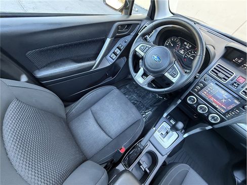 Used 2017 Subaru Forester 2.5i Premium AWD/4WD image 10