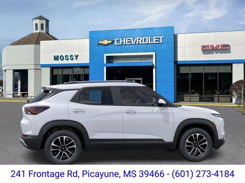 New 2026 Chevrolet TrailBlazer LT FWD image 5