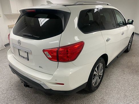 Used 2019 Nissan Pathfinder SL image 5