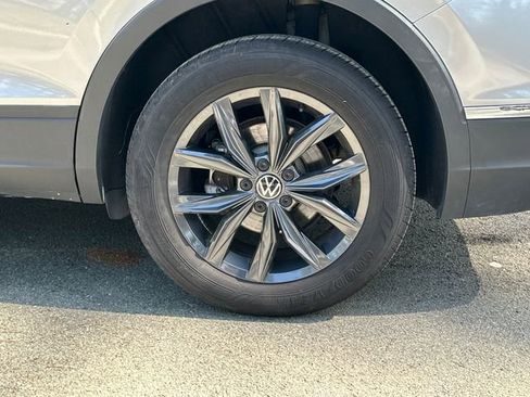 Used 2024 Volkswagen Tiguan Wolfsburg Edition image 37