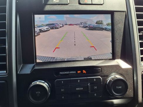 Used 2020 Ford F150 XLT w/ Trailer Tow Package RWD image 5