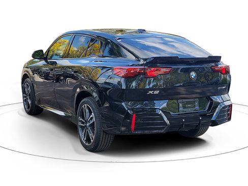 New 2026 BMW X2 xDrive28i image 3