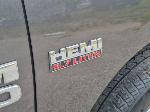 Used 2014 RAM 1500 Express RWD image 26