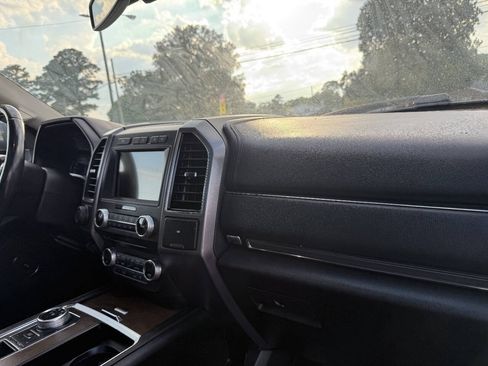 Used 2018 Ford Expedition Max Platinum RWD image 30