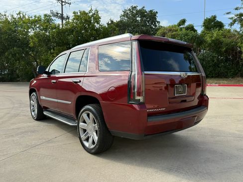 Used 2020 Cadillac Escalade Premium Luxury RWD image 4