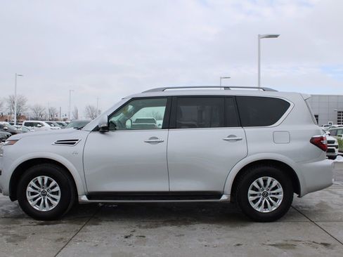 Used 2021 Nissan Armada SV image 4