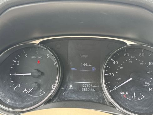 Used 2015 Nissan Rogue SL w/ SL Premium Package AWD/4WD image 31